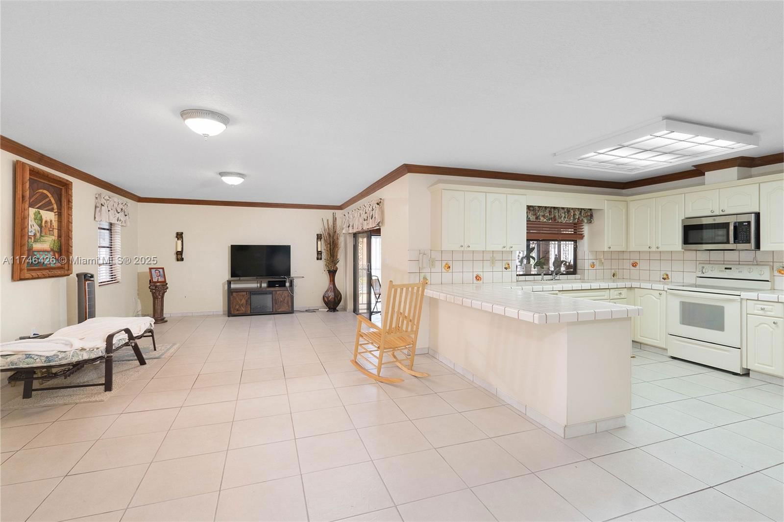 Real estate property located at 240 136th Pl, Miami-dade, University Park West Sec, Miami, FL