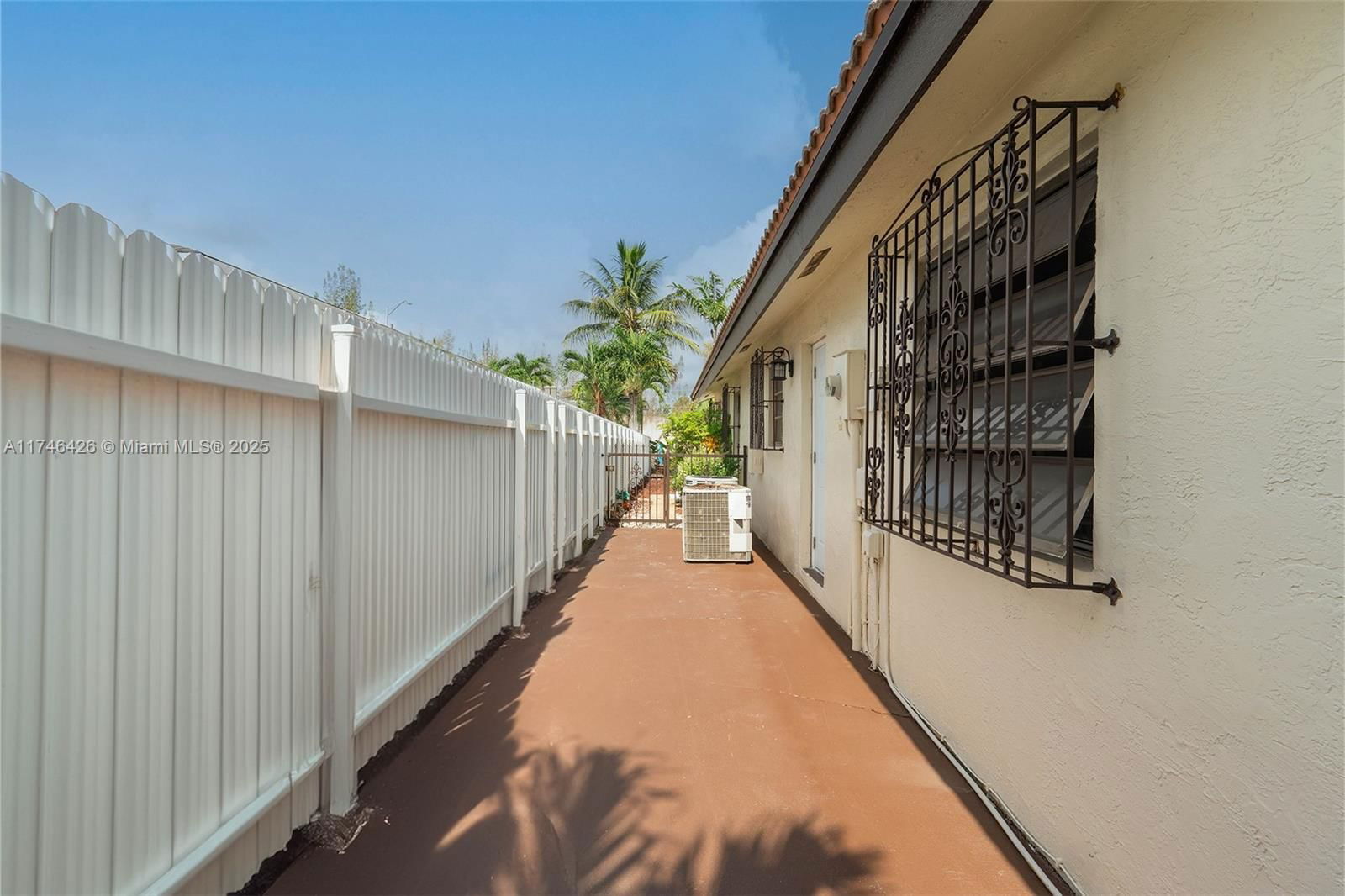 Real estate property located at 240 136th Pl, Miami-dade, University Park West Sec, Miami, FL