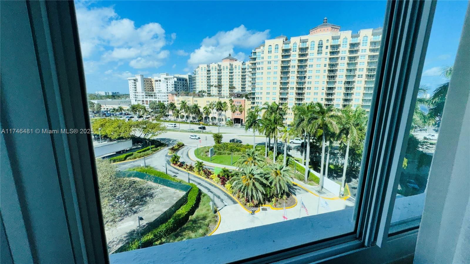 Real estate property located at 2670 Sunrise Blvd #615, Broward, Gallery One Condo, Fort Lauderdale, FL