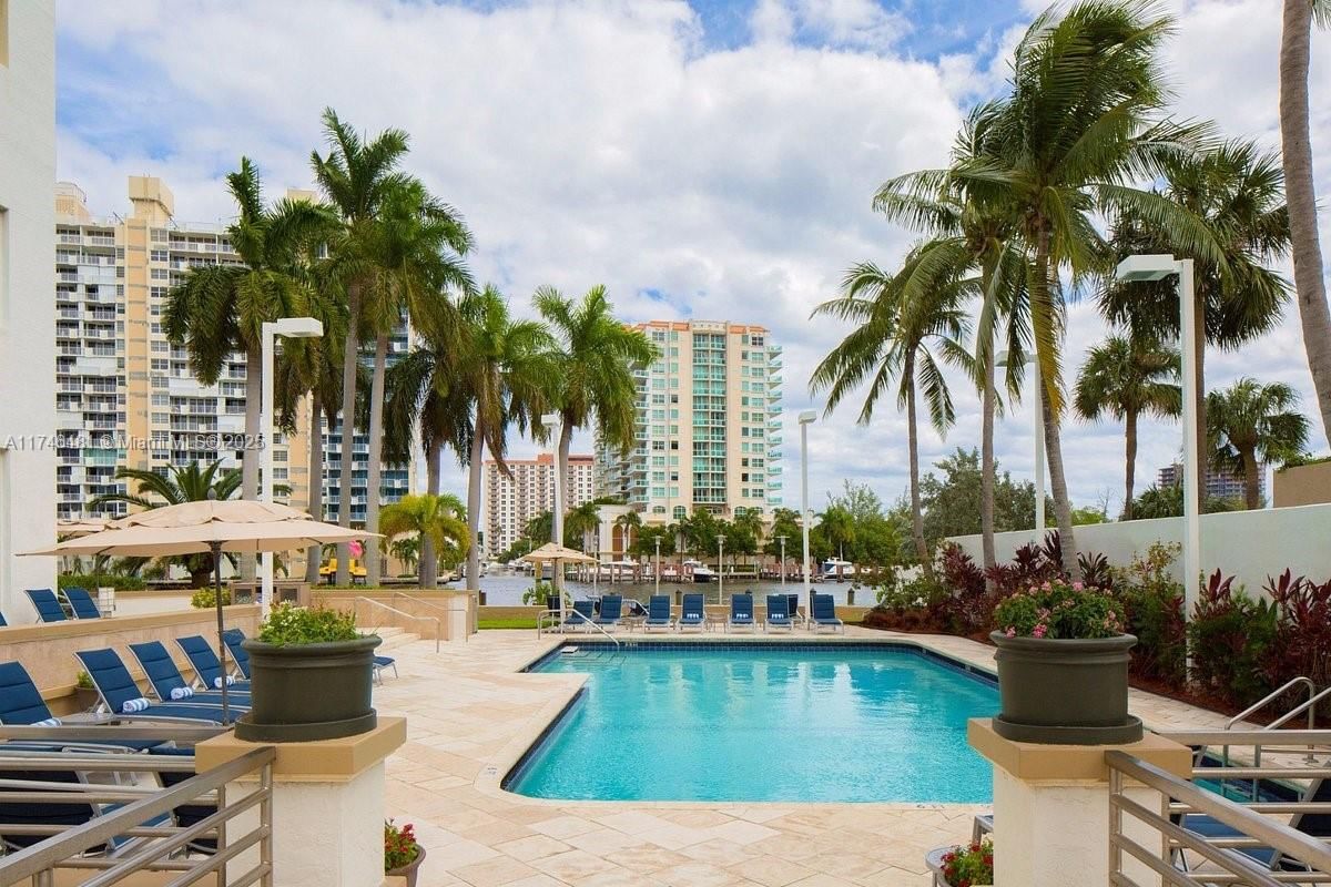 Real estate property located at 2670 Sunrise Blvd #615, Broward, Gallery One Condo, Fort Lauderdale, FL