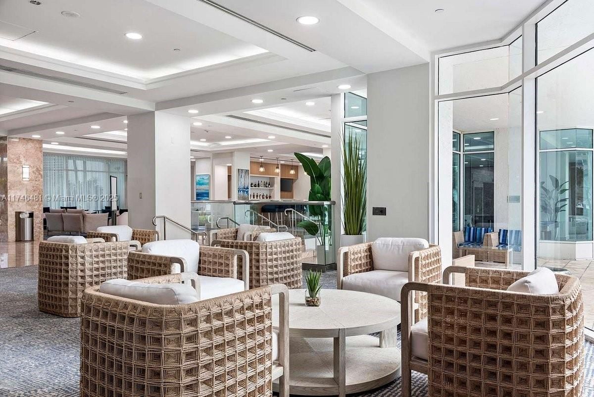 Real estate property located at 2670 Sunrise Blvd #615, Broward, Gallery One Condo, Fort Lauderdale, FL