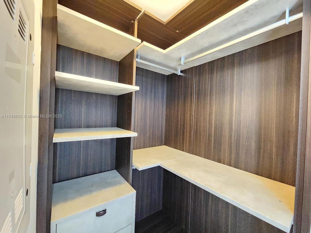 Real estate property located at 121 34th St #1906A, Miami-dade, 3401 Midtown Condo, Miami, FL