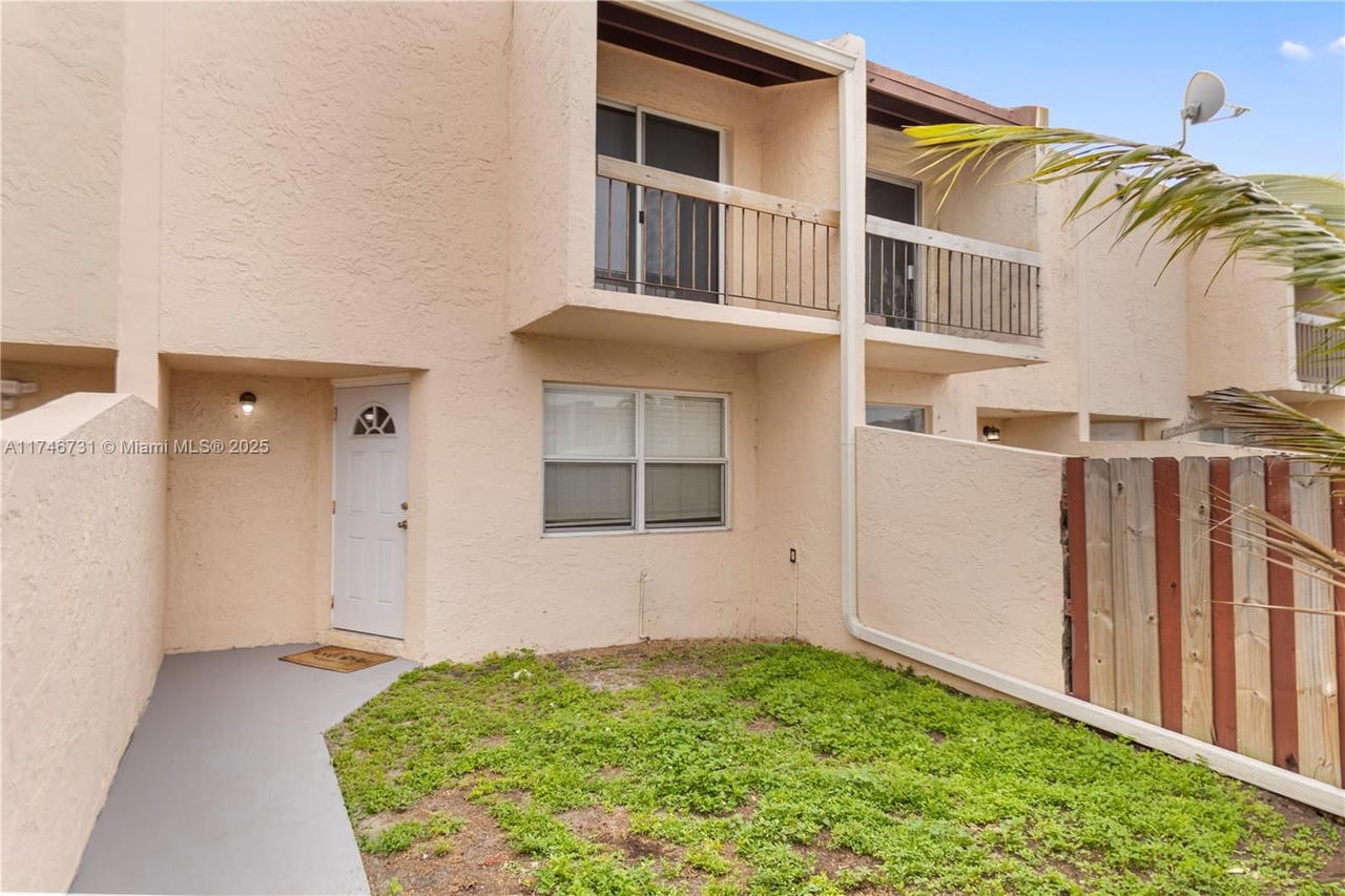 Real estate property located at 3662 59th Avenue #2, Broward, Palmas Townhouses Condo, Davie, FL