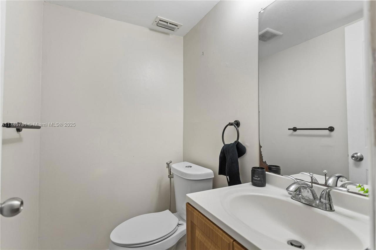 Real estate property located at 3662 59th Avenue #2, Broward, Palmas Townhouses Condo, Davie, FL