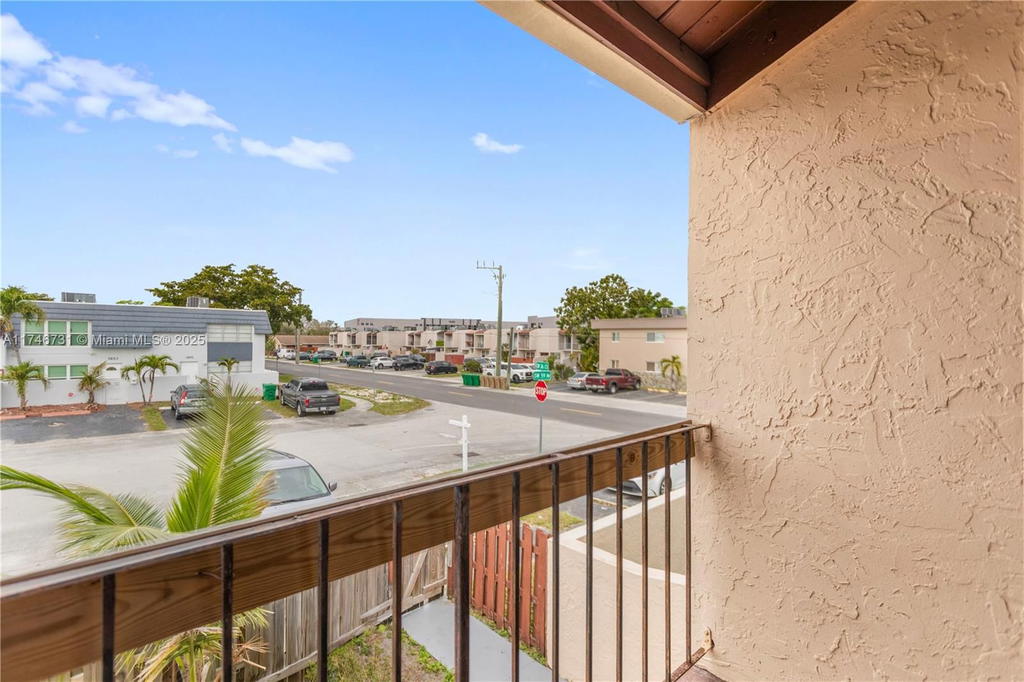 Real estate property located at 3662 59th Avenue #2, Broward, Palmas Townhouses Condo, Davie, FL