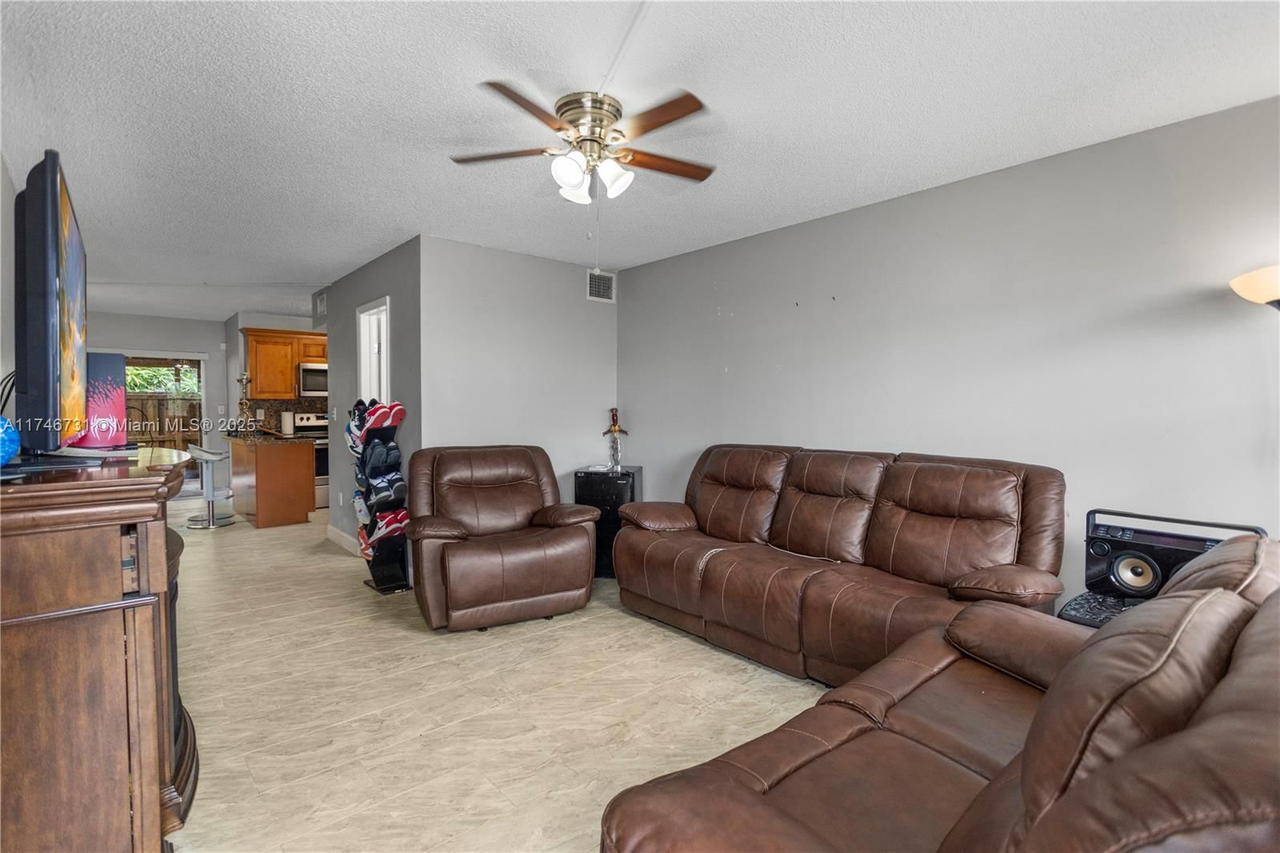 Real estate property located at 3662 59th Avenue #2, Broward, Palmas Townhouses Condo, Davie, FL