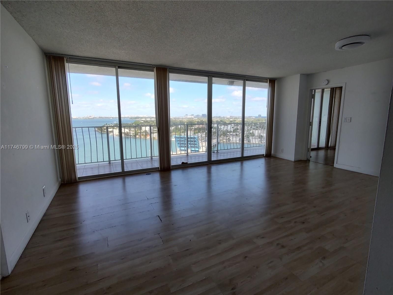Real estate property located at 7601 Treasure Dr #2017, Miami-dade, The Grandview Palace Condo, North Bay Village, FL