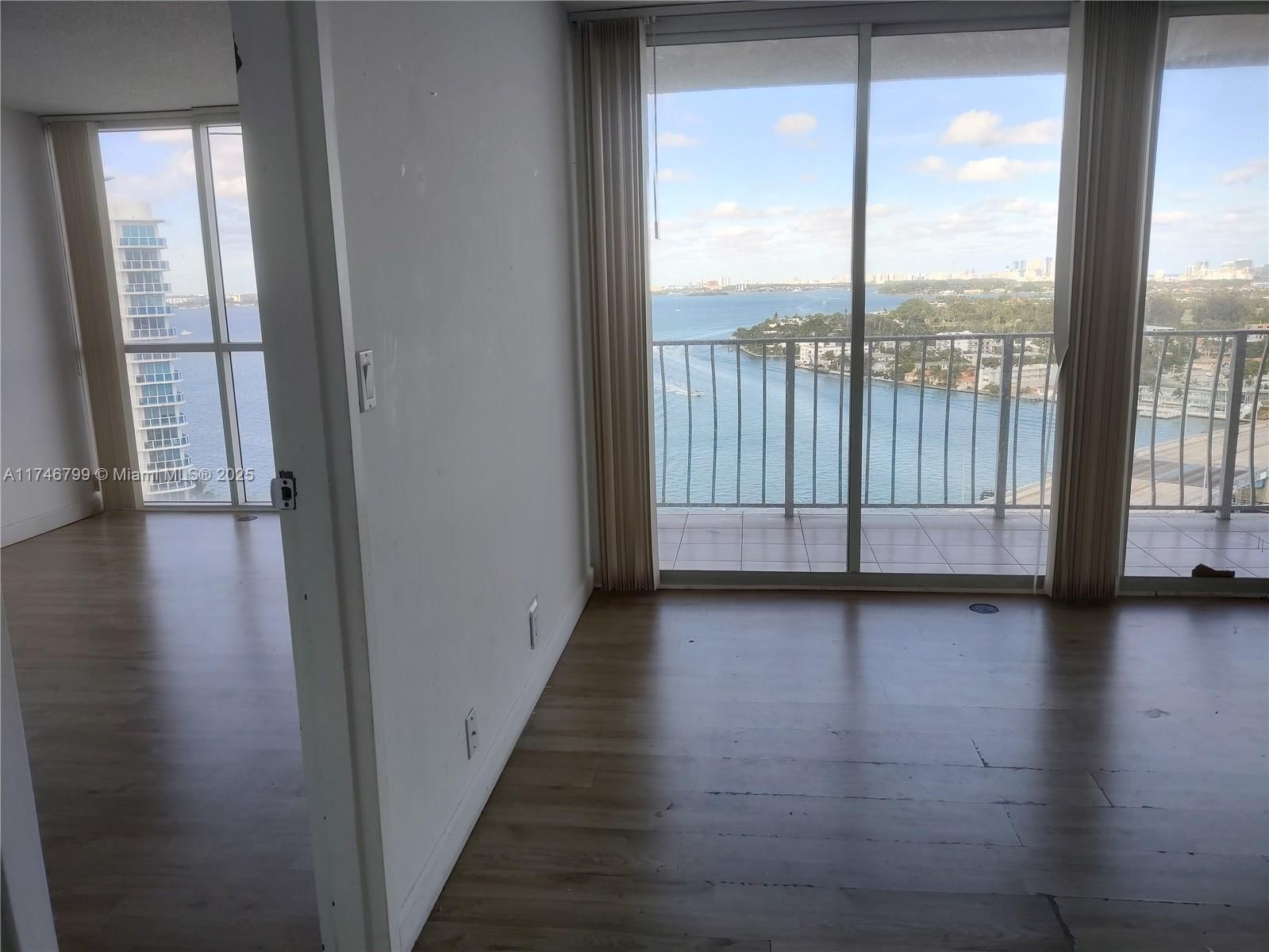 Real estate property located at 7601 Treasure Dr #2017, Miami-dade, The Grandview Palace Condo, North Bay Village, FL