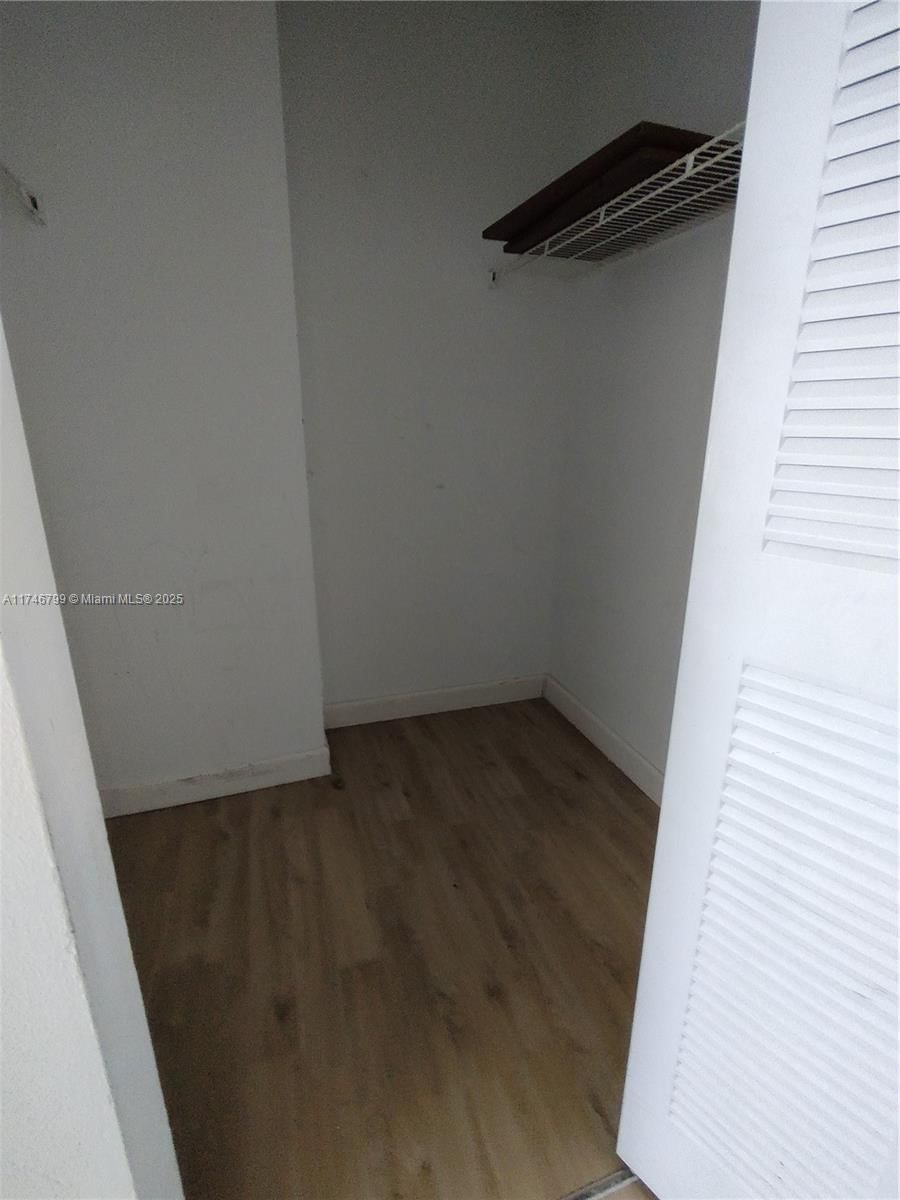 Real estate property located at 7601 Treasure Dr #2017, Miami-dade, The Grandview Palace Condo, North Bay Village, FL