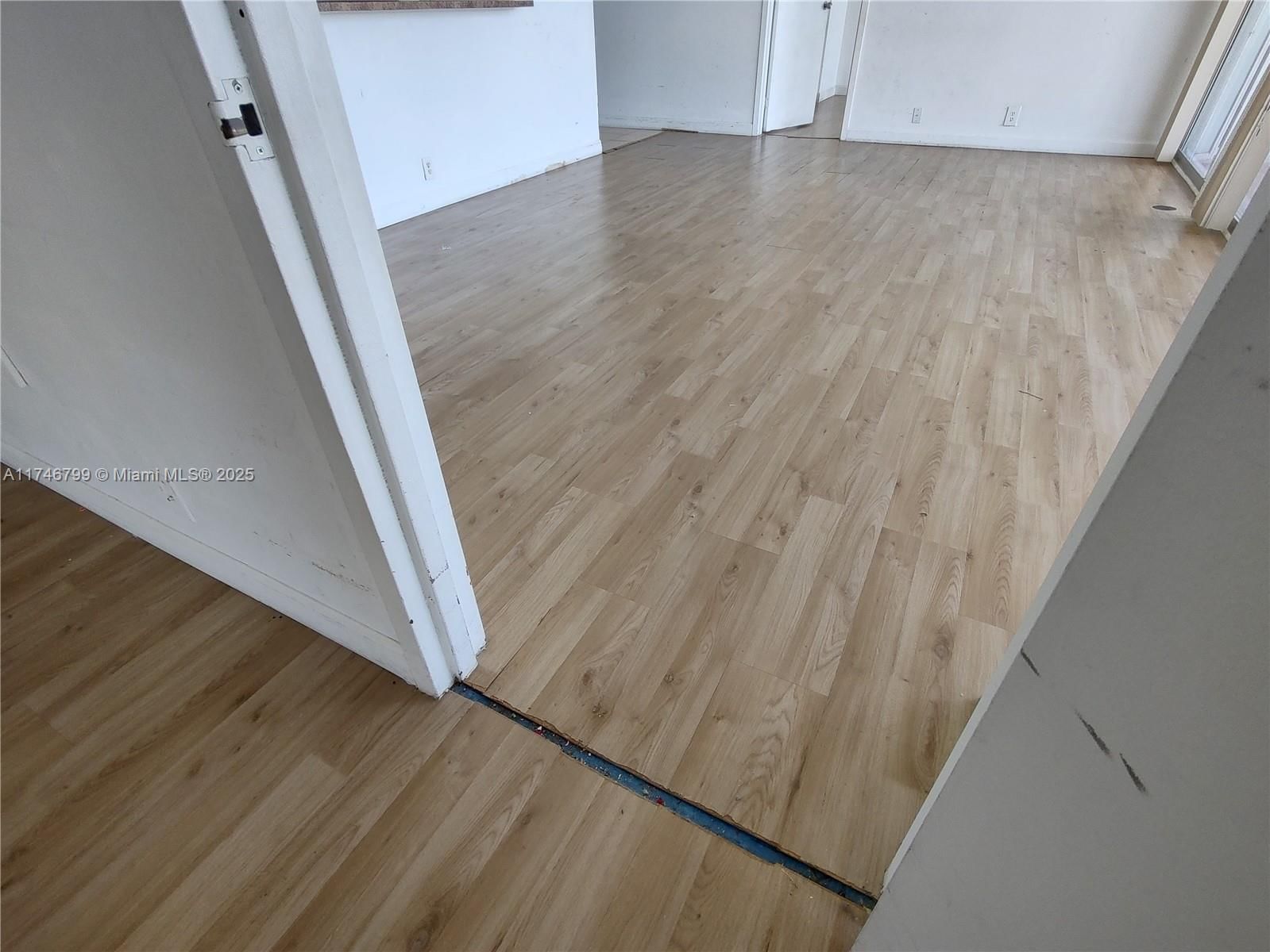 Real estate property located at 7601 Treasure Dr #2017, Miami-dade, The Grandview Palace Condo, North Bay Village, FL