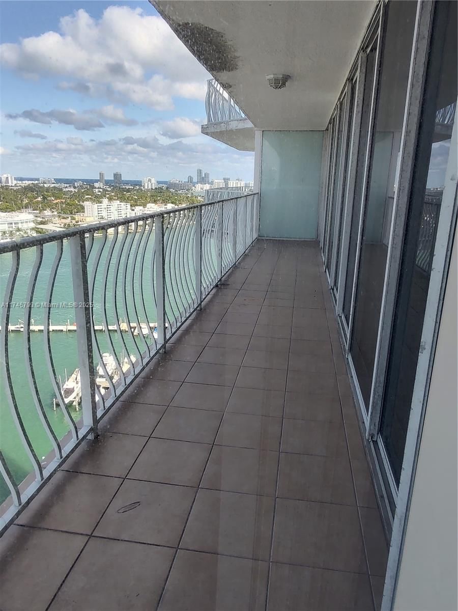 Real estate property located at 7601 Treasure Dr #2017, Miami-dade, The Grandview Palace Condo, North Bay Village, FL