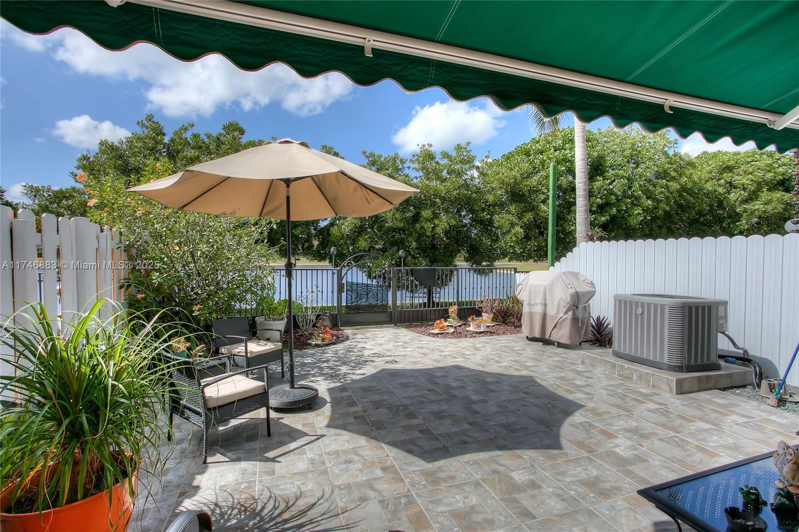Real estate property located at 3794 152nd Pl, Miami-dade, Llanos At Bird Road, Miami, FL