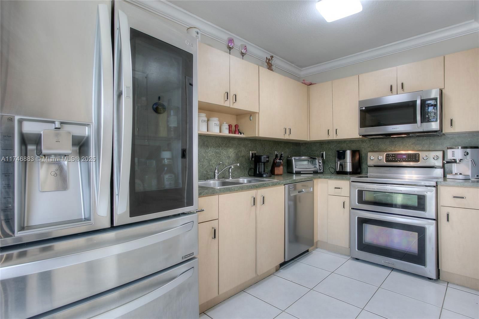 Real estate property located at 3794 152nd Pl, Miami-dade, Llanos At Bird Road, Miami, FL