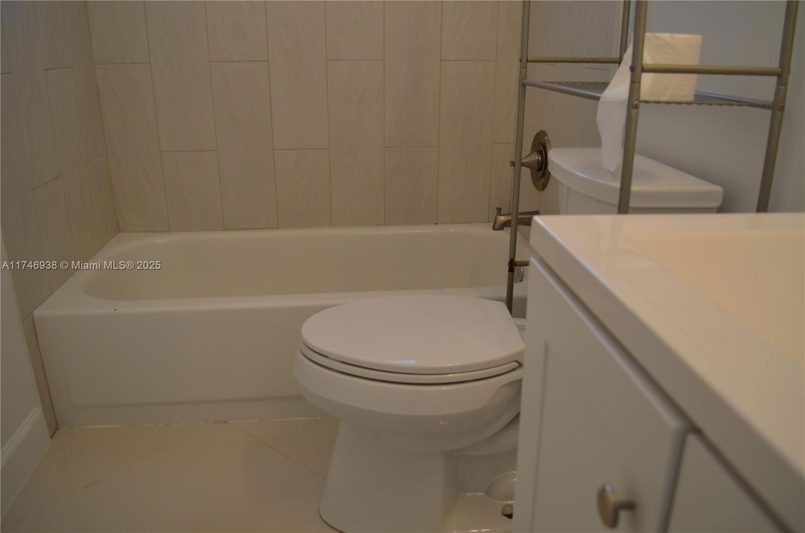 Real estate property located at 7700 29th St, Broward, Holiday Springs Village S, Margate, FL