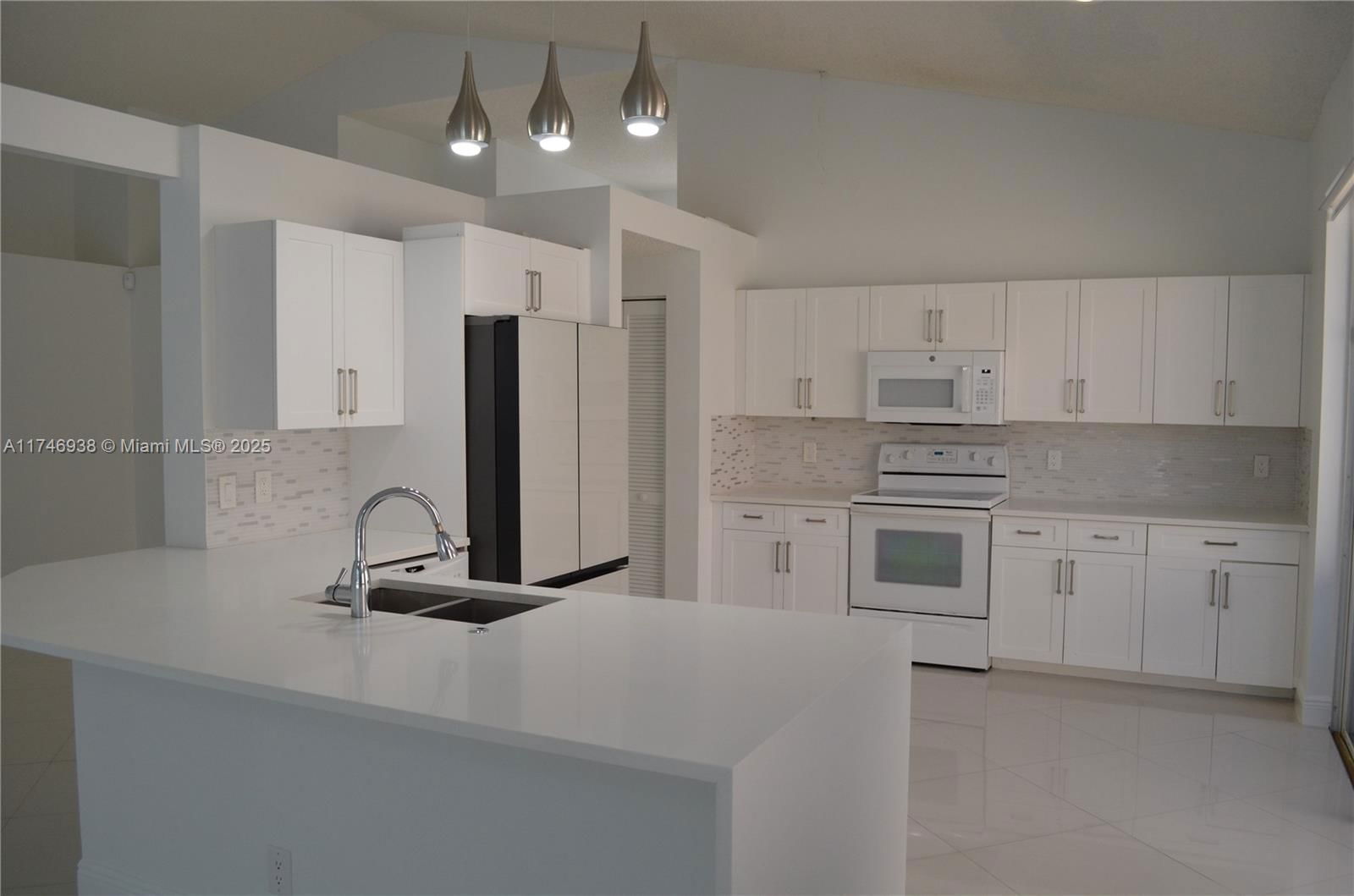 Real estate property located at 7700 29th St, Broward, Holiday Springs Village S, Margate, FL