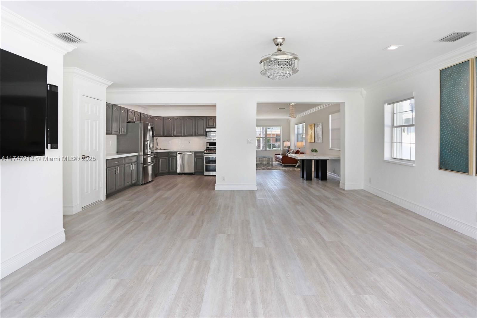 Real estate property located at 1011 14th Ave, Broward, Country Club Homes, Hollywood, FL