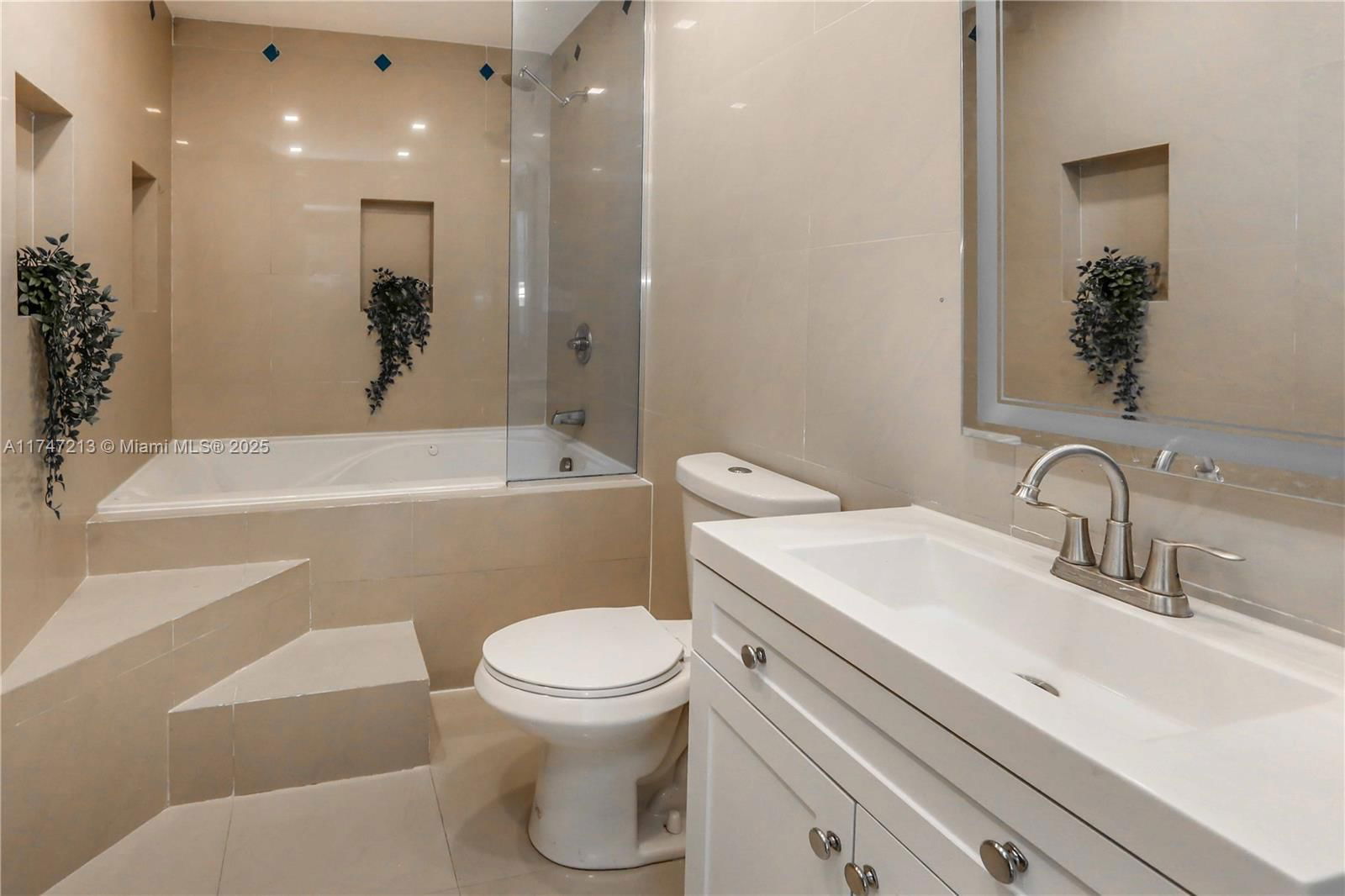 Real estate property located at 1011 14th Ave, Broward, Country Club Homes, Hollywood, FL