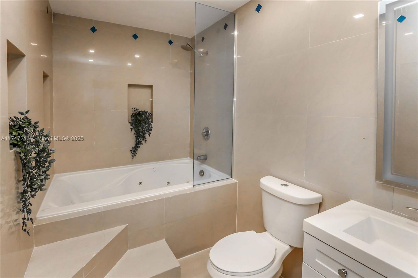 Real estate property located at 1011 14th Ave, Broward, Country Club Homes, Hollywood, FL