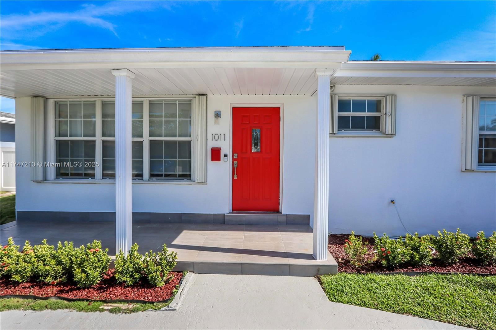 Real estate property located at 1011 14th Ave, Broward, Country Club Homes, Hollywood, FL