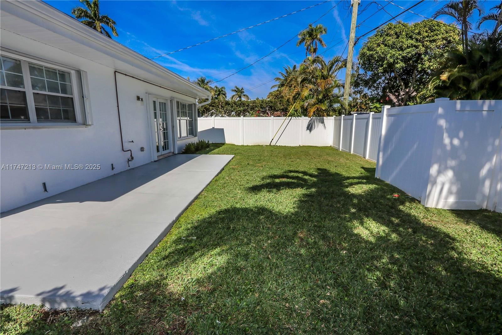 Real estate property located at 1011 14th Ave, Broward, Country Club Homes, Hollywood, FL