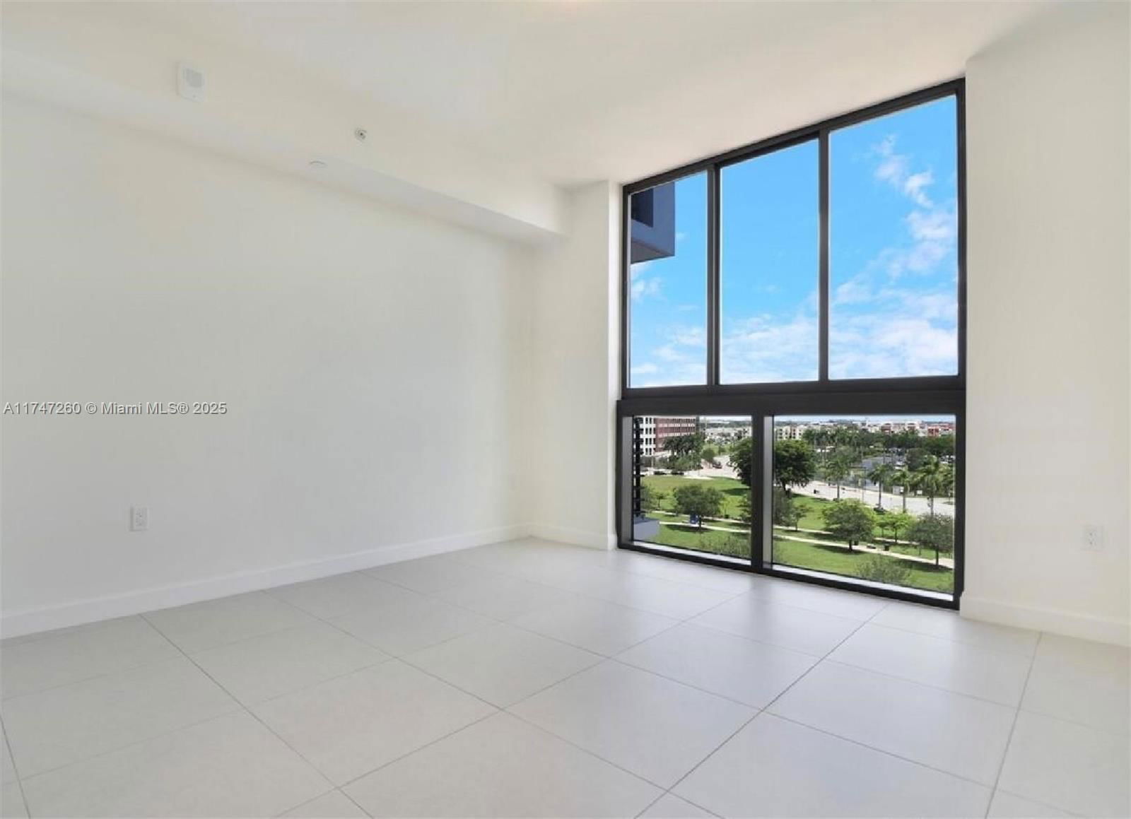 Real estate property located at 5350 84th Ave #601, Miami-dade, 5350 Park Condo, Doral, FL