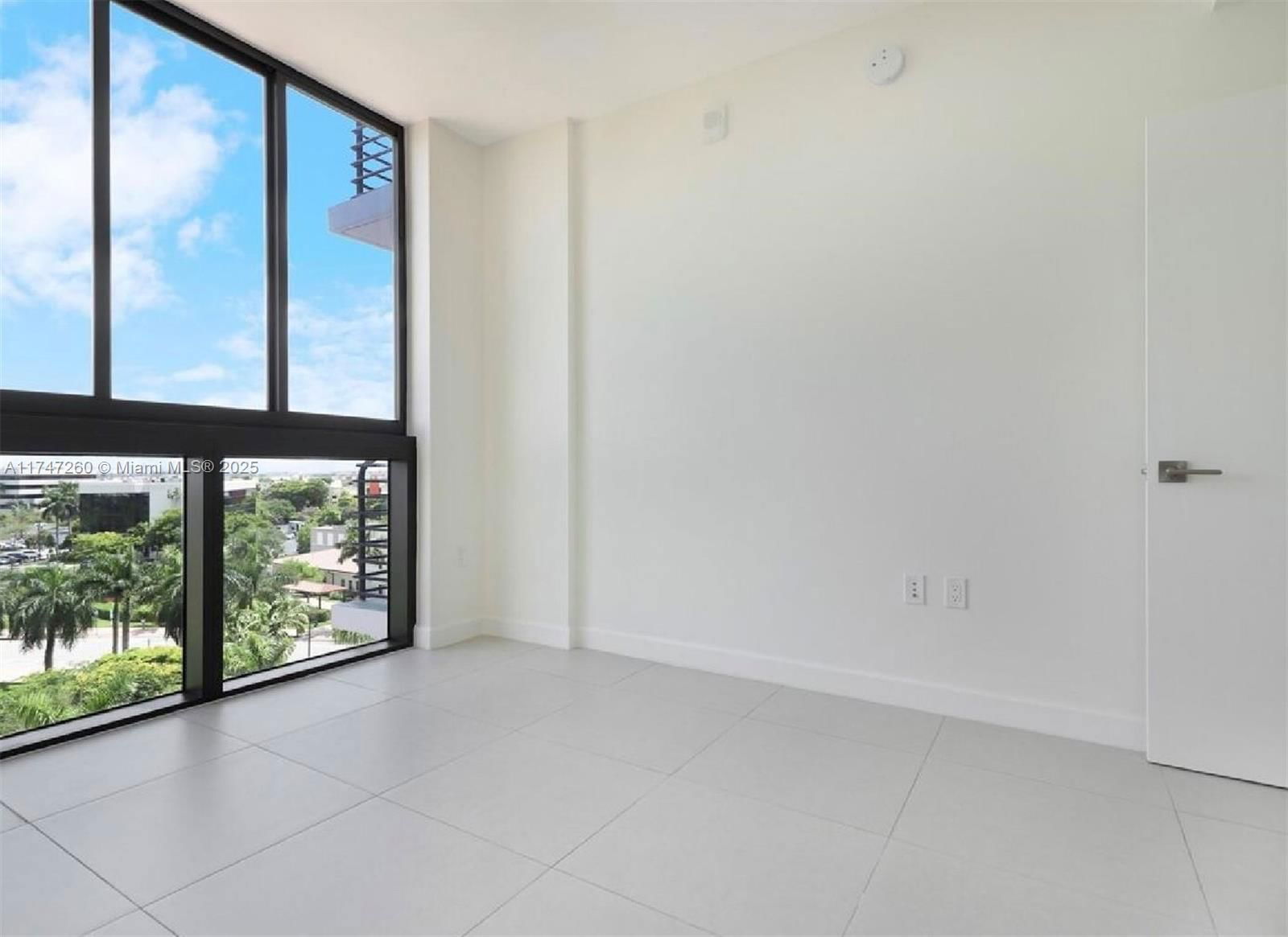 Real estate property located at 5350 84th Ave #601, Miami-dade, 5350 Park Condo, Doral, FL