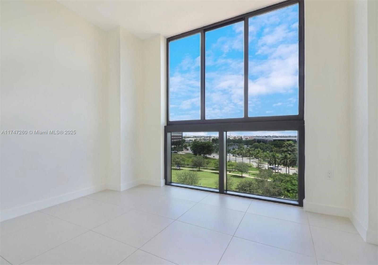 Real estate property located at 5350 84th Ave #601, Miami-dade, 5350 Park Condo, Doral, FL