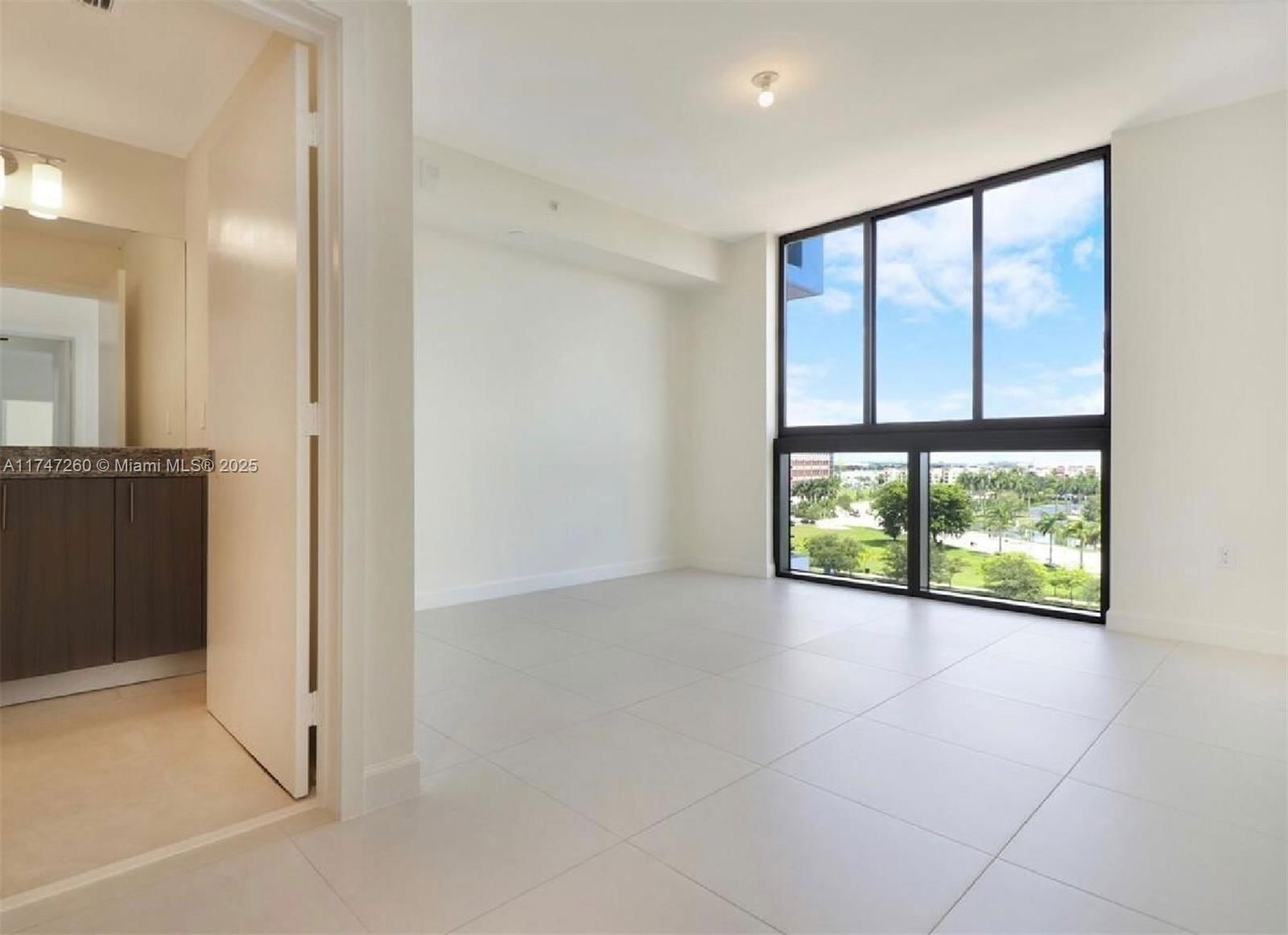 Real estate property located at 5350 84th Ave #601, Miami-dade, 5350 Park Condo, Doral, FL