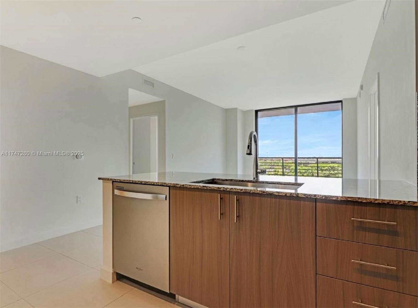 Real estate property located at 5350 84th Ave #601, Miami-dade, 5350 Park Condo, Doral, FL