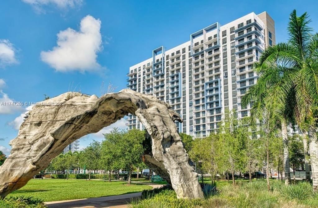 Real estate property located at 5350 84th Ave #601, Miami-dade, 5350 Park Condo, Doral, FL