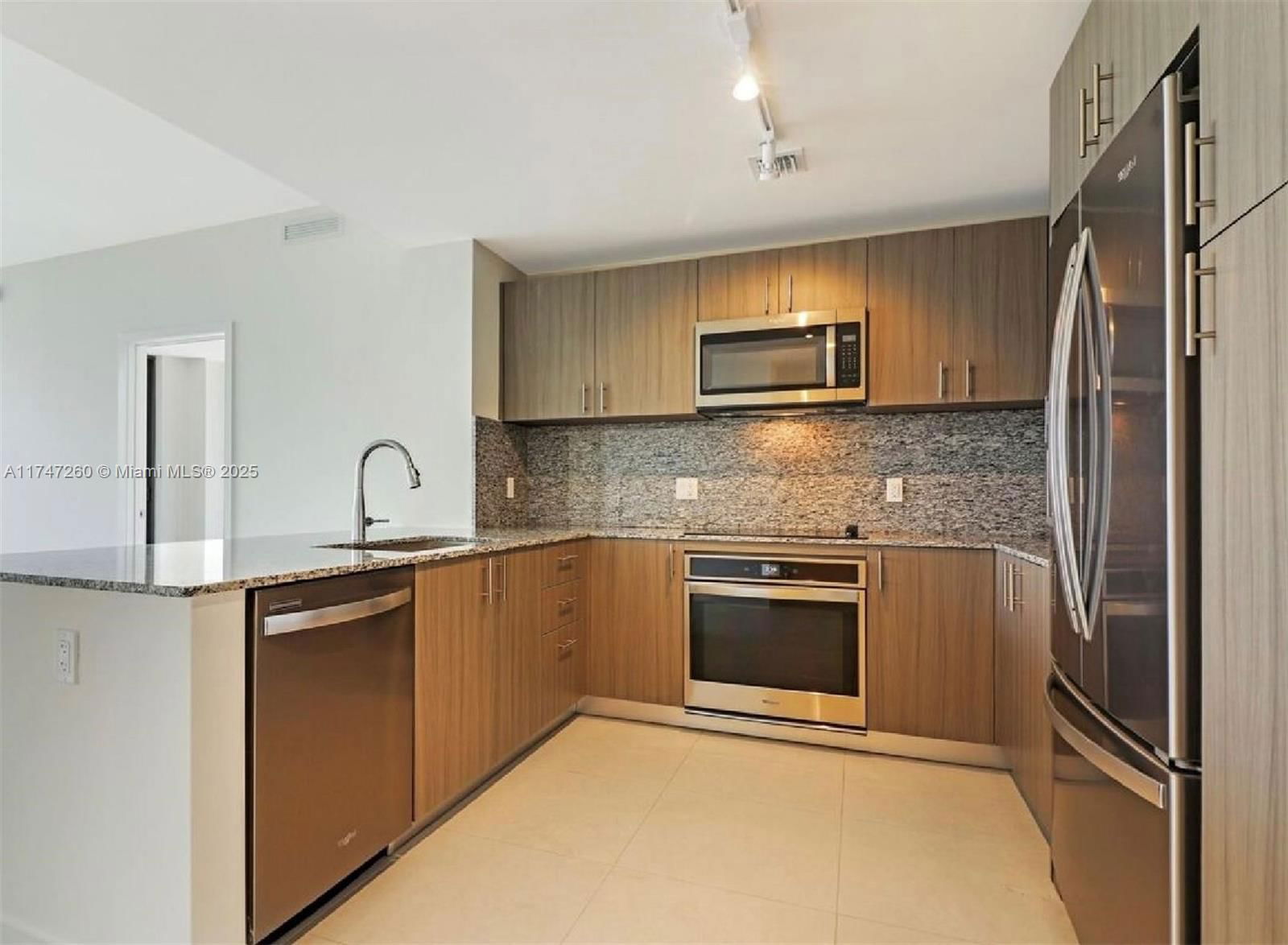 Real estate property located at 5350 84th Ave #601, Miami-dade, 5350 Park Condo, Doral, FL