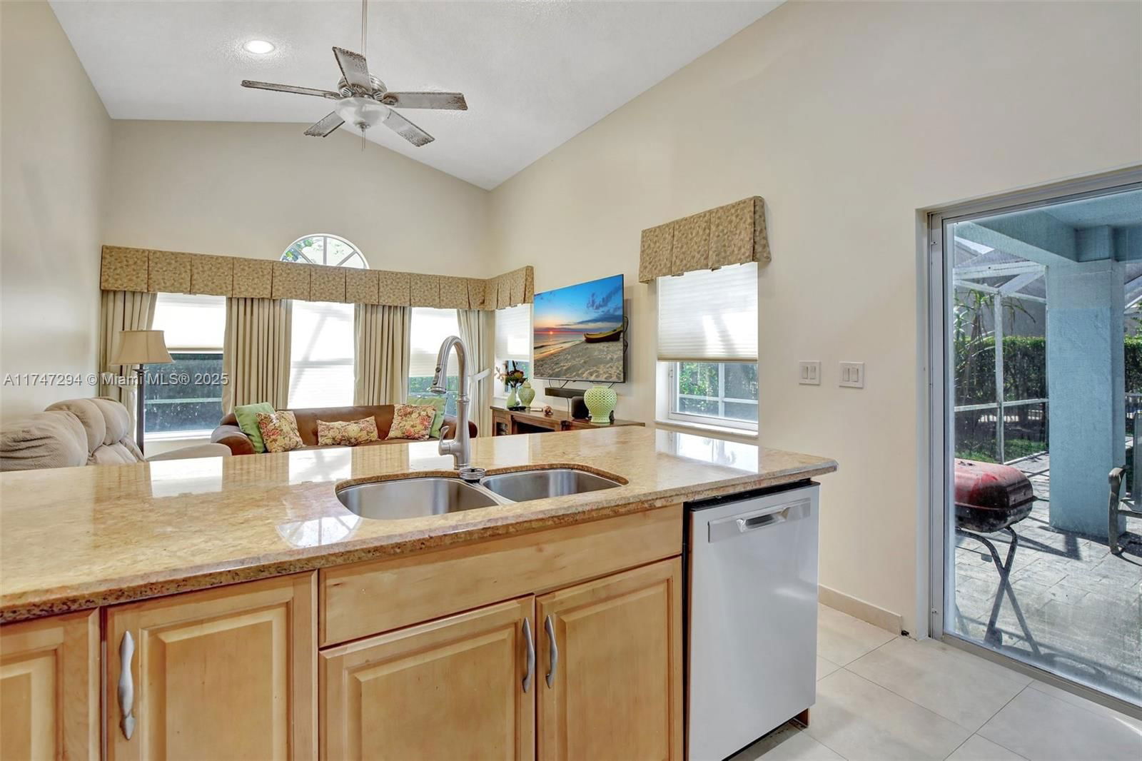 Real estate property located at 15260 Wilshire Ct, Broward, Hollywood Lakes Country C, Pembroke Pines, FL