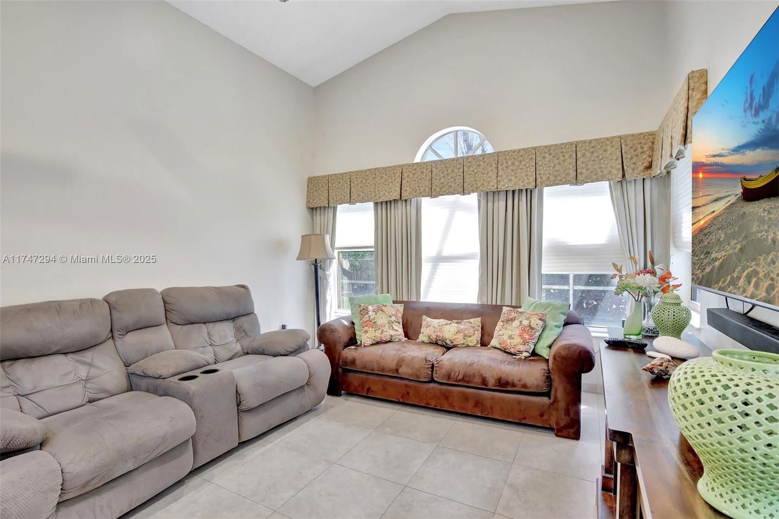 Real estate property located at 15260 Wilshire Ct, Broward, Hollywood Lakes Country C, Pembroke Pines, FL