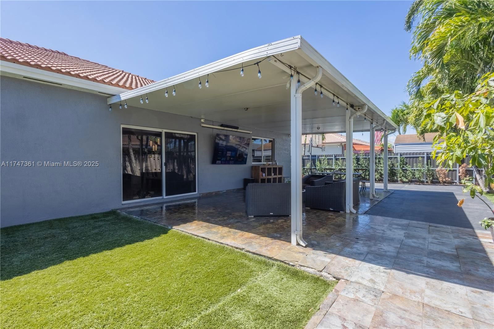 Real estate property located at 15333 184th St, Miami-dade, Jeannie Estates, Miami, FL