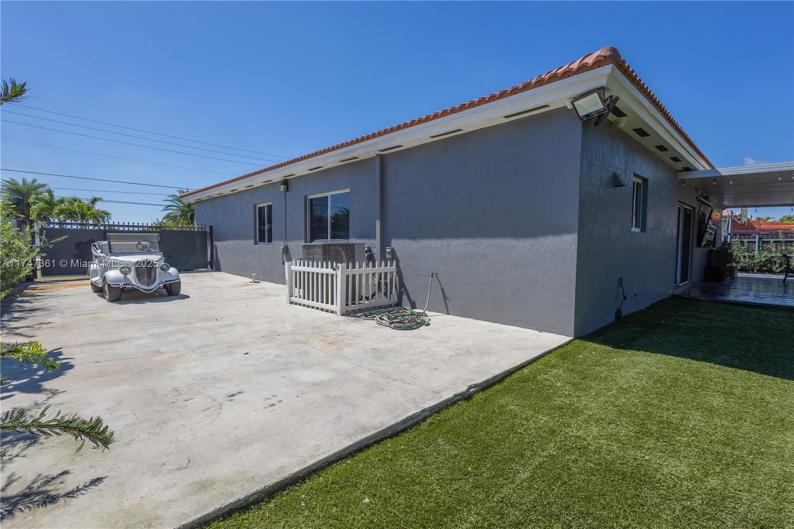 Real estate property located at 15333 184th St, Miami-dade, Jeannie Estates, Miami, FL