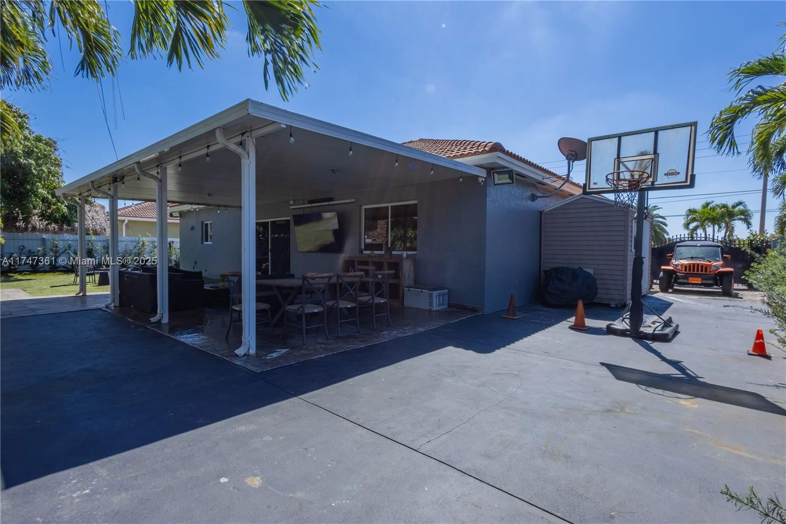 Real estate property located at 15333 184th St, Miami-dade, Jeannie Estates, Miami, FL
