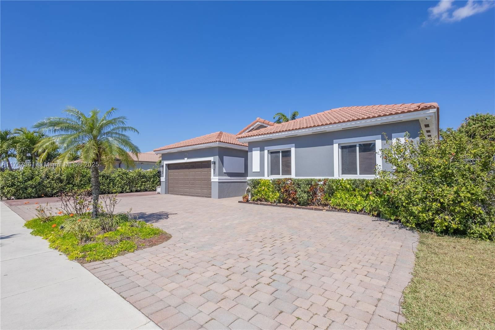 Real estate property located at 15333 184th St, Miami-dade, Jeannie Estates, Miami, FL