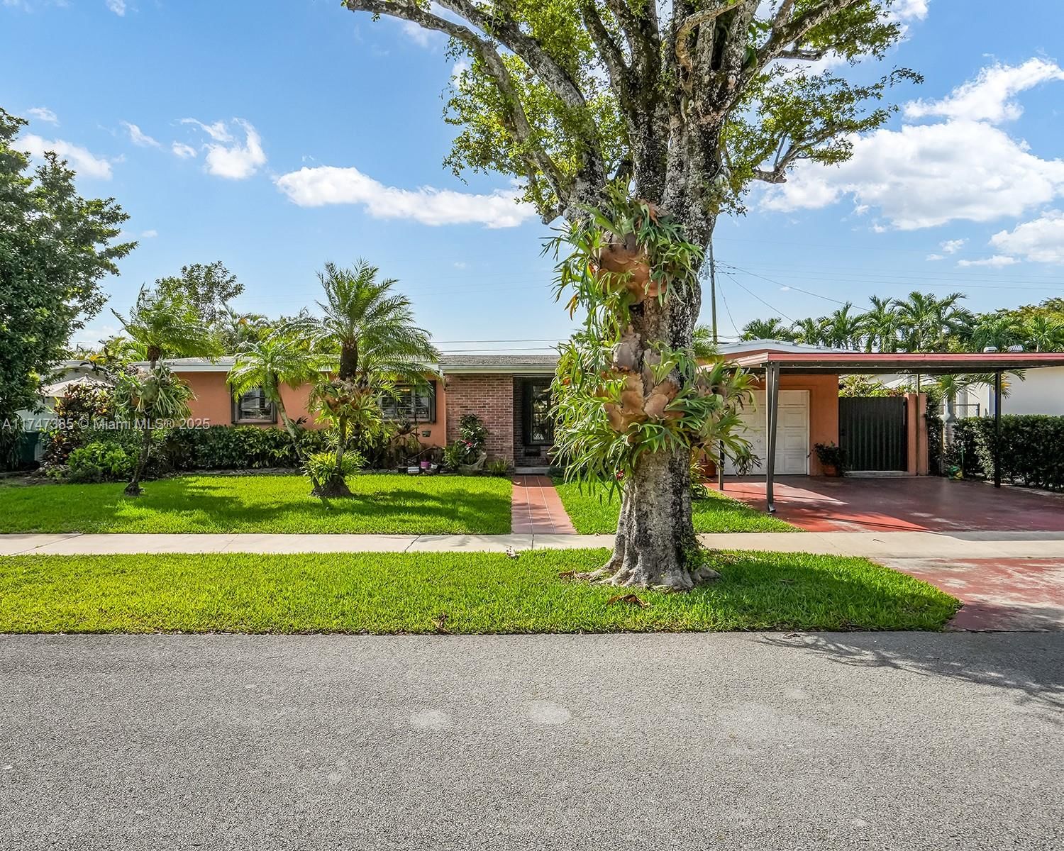 Real estate property located at 9460 53rd St, Miami-dade, Miller Heights Sec 4, Miami, FL
