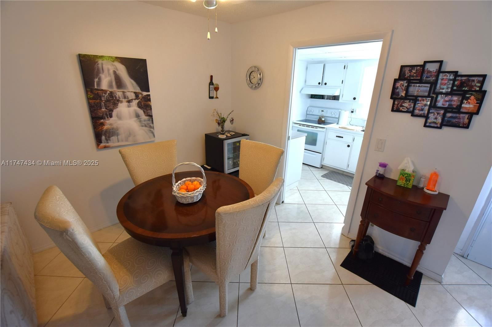 Real estate property located at 2520 Dudley Dr E, Palm Beach, Cresthaven Villas Condo 2, West Palm Beach, FL