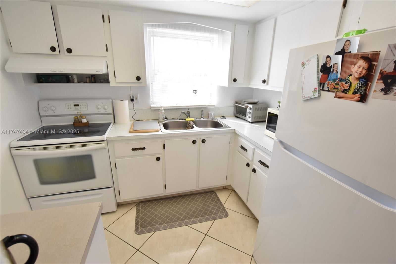 Real estate property located at 2520 Dudley Dr E, Palm Beach, Cresthaven Villas Condo 2, West Palm Beach, FL
