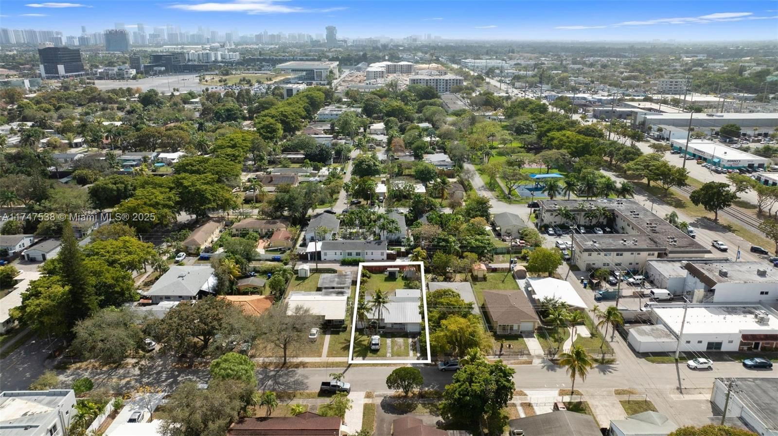 Real estate property located at 2022 Rodman St, Broward, Hollywood South Side Add, Hollywood, FL