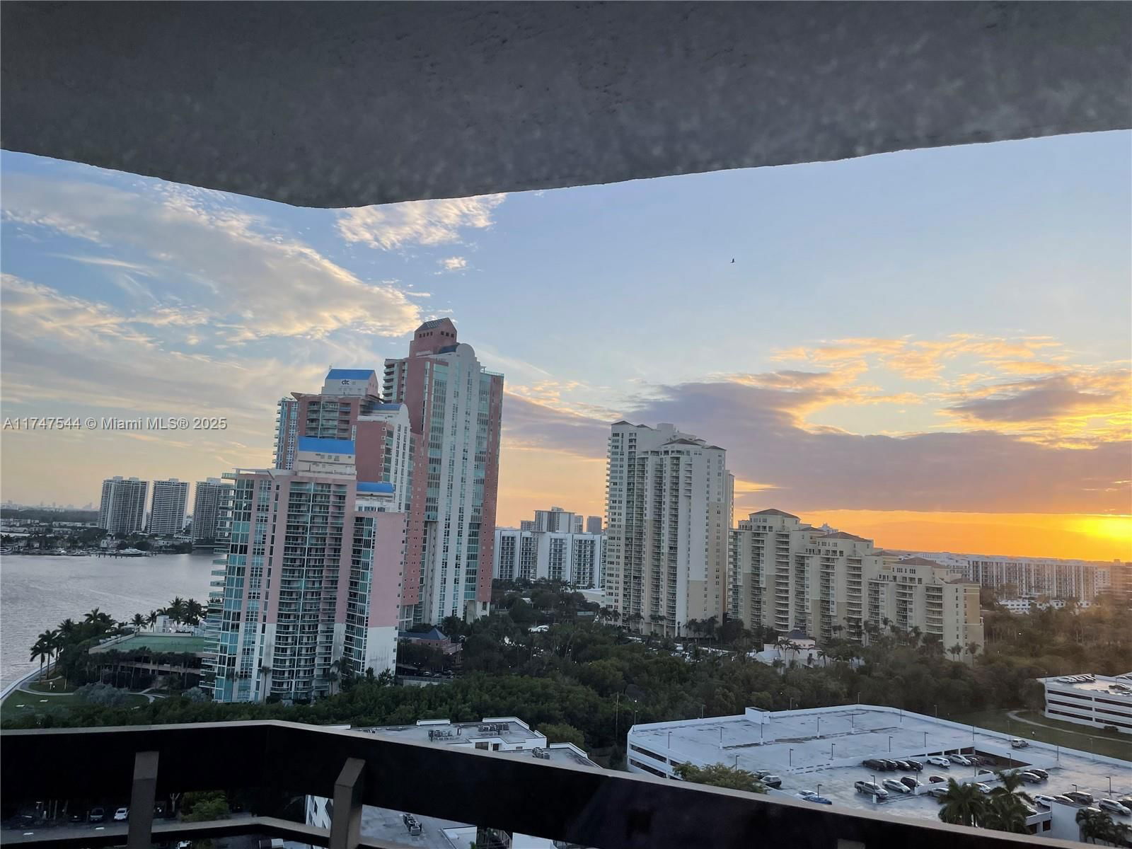 Real estate property located at 3400 192nd St #1902, Miami-dade, Mystic Pointe Association, Aventura, FL