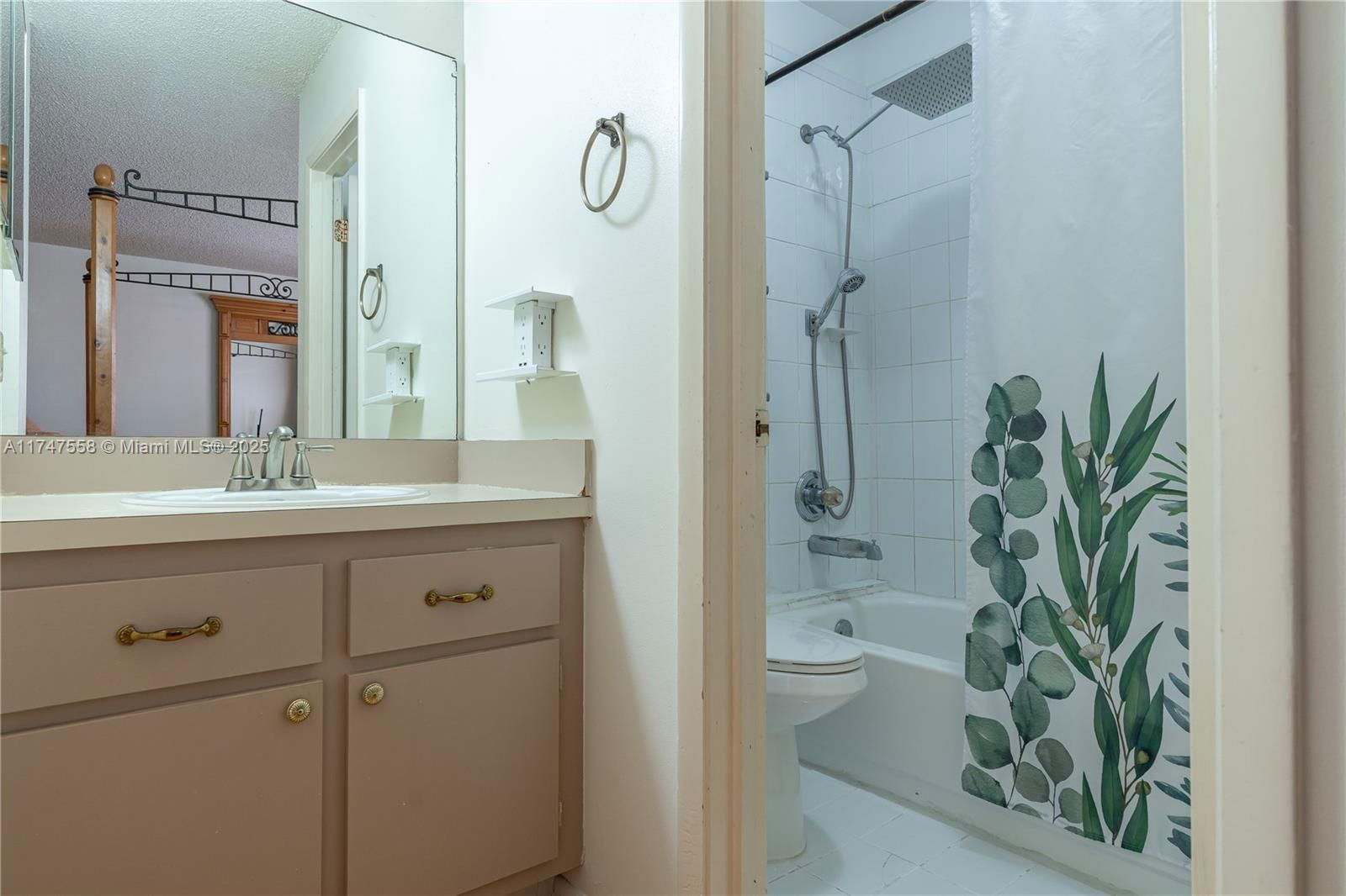 Real estate property located at 6345 27th Ln #108-14, Miami-dade, Lago Grande Five-a Condo, Hialeah, FL