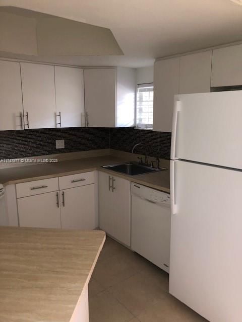 Real estate property located at 8353 Lake Dr #302, Miami-dade, Las Vistas At Doral Condo, Doral, FL