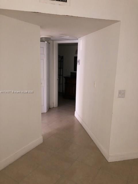 Real estate property located at 8353 Lake Dr #302, Miami-dade, Las Vistas At Doral Condo, Doral, FL