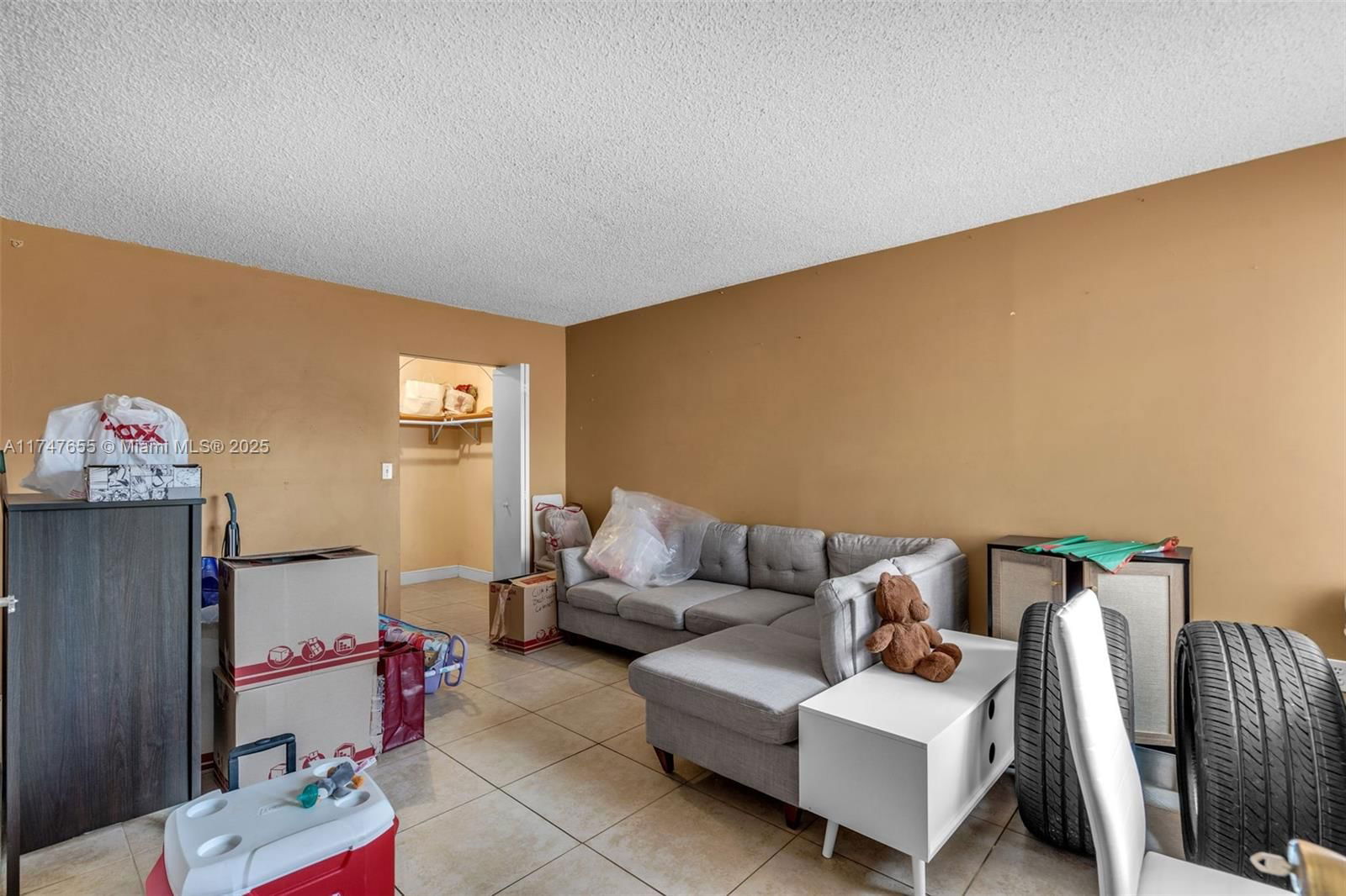 Real estate property located at 10105 9th St Cir #9-105, Miami-dade, Las Brisas Village Condo, Miami, FL