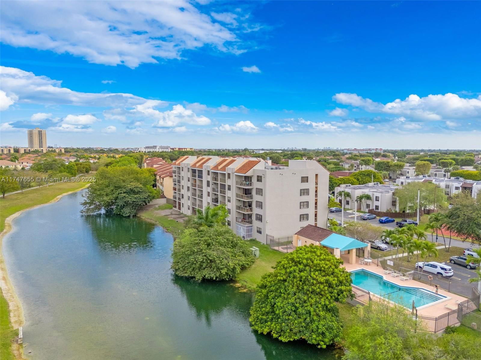 Real estate property located at 10105 9th St Cir #9-105, Miami-dade, Las Brisas Village Condo, Miami, FL