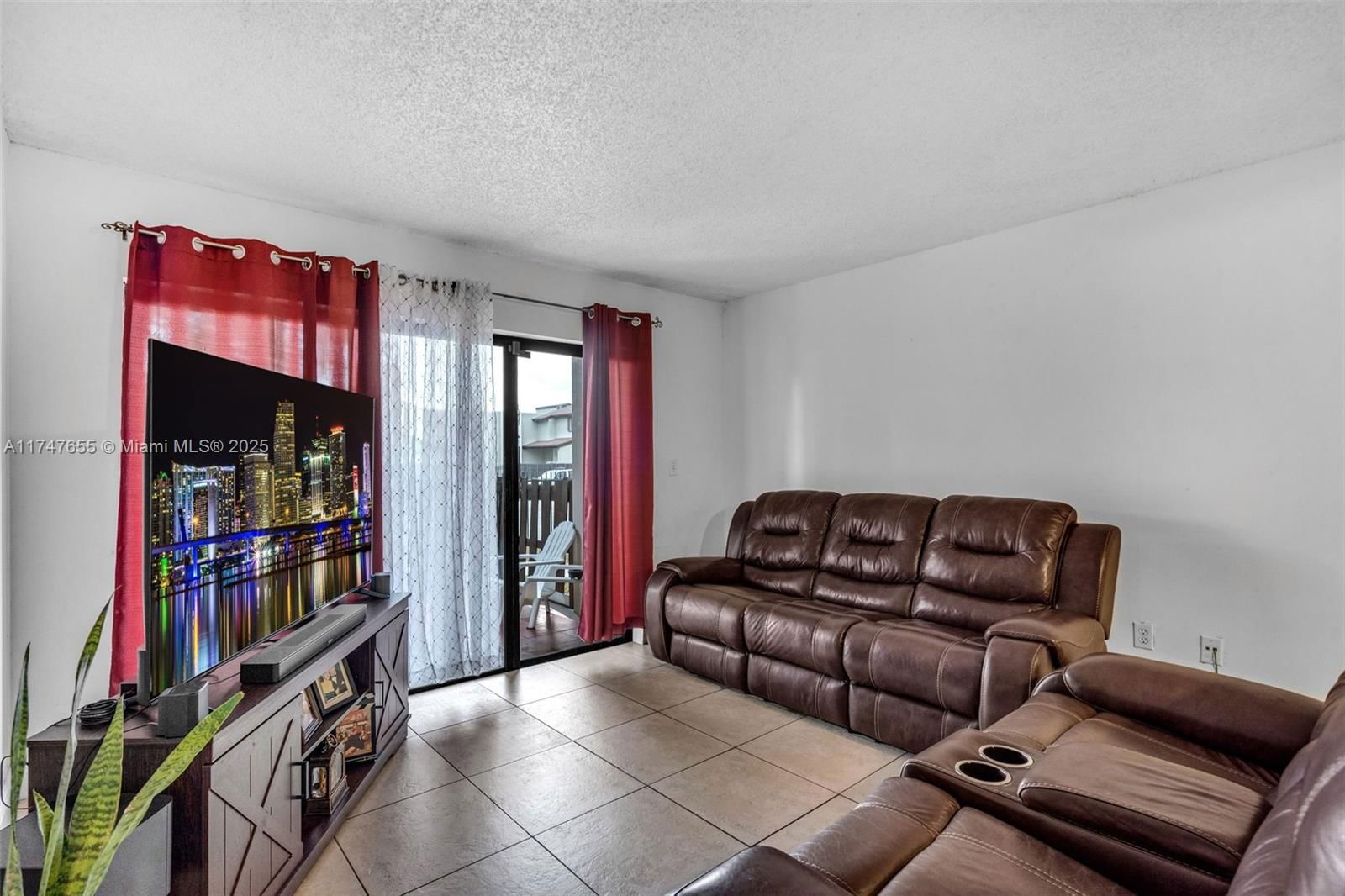 Real estate property located at 10105 9th St Cir #9-105, Miami-dade, Las Brisas Village Condo, Miami, FL
