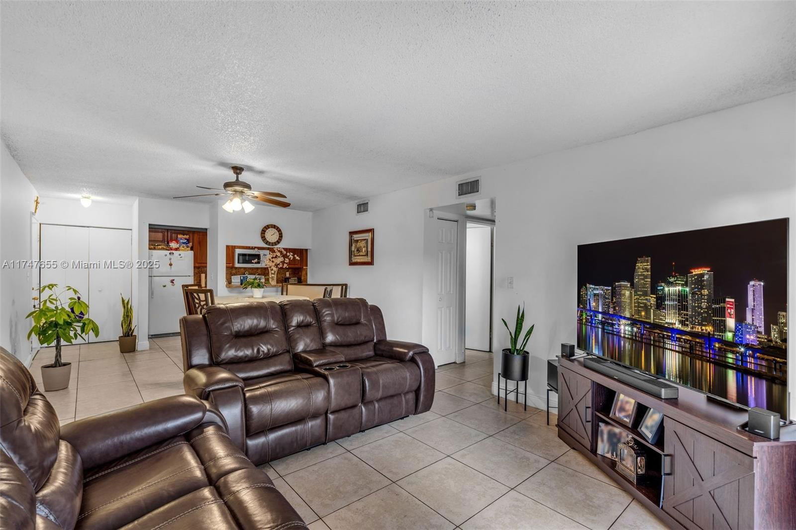 Real estate property located at 10105 9th St Cir #9-105, Miami-dade, Las Brisas Village Condo, Miami, FL