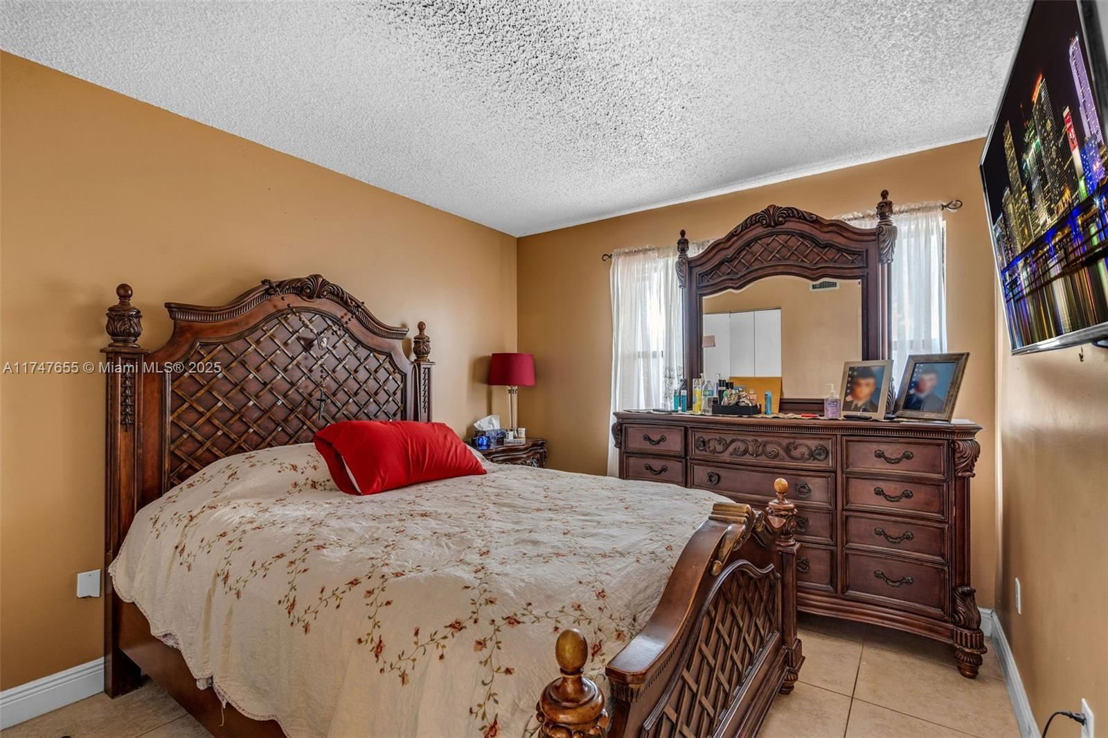 Real estate property located at 10105 9th St Cir #9-105, Miami-dade, Las Brisas Village Condo, Miami, FL